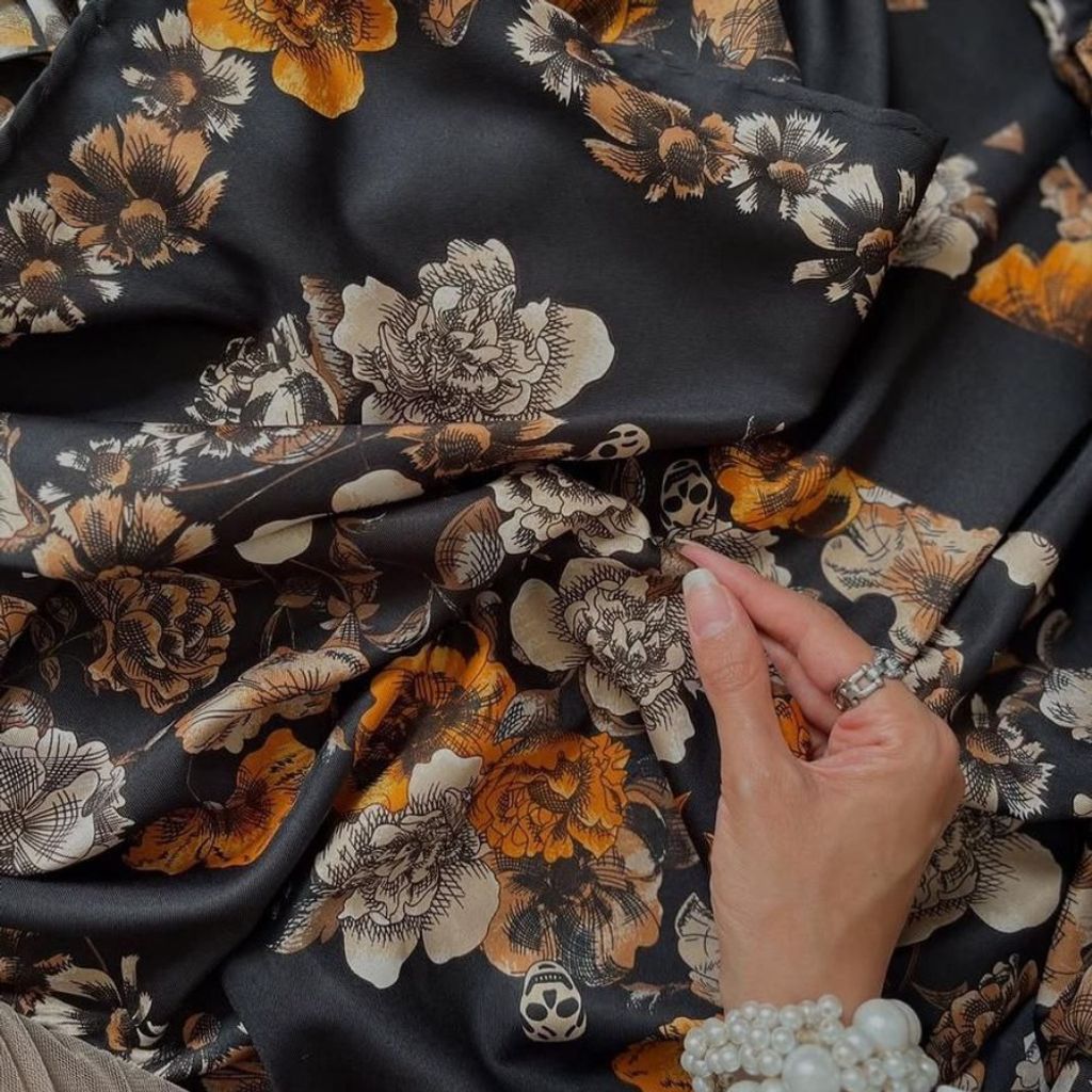 خرید انلاین روسری ابریشم توییل