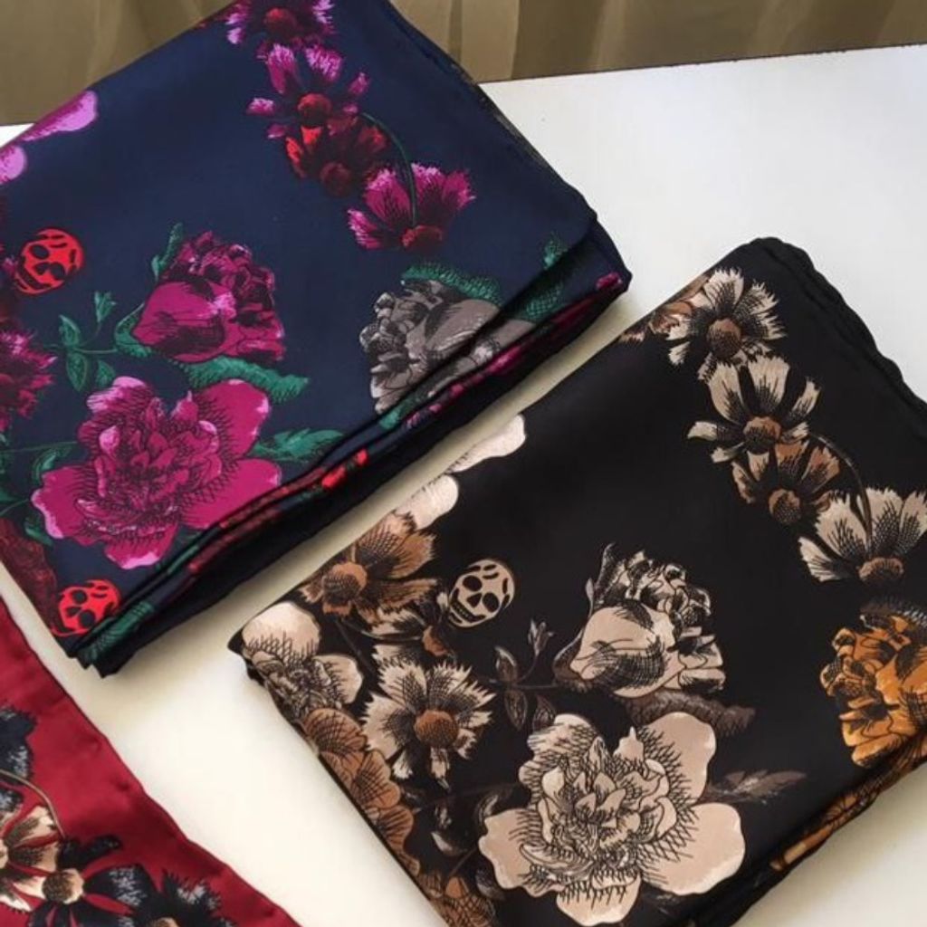 مشخصات روسری ابریشم توییل