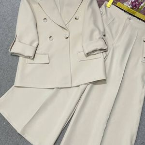 مشخصات کت شلوار گیتی