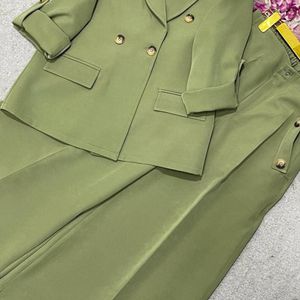 مشخصات کت شلوار گیتی