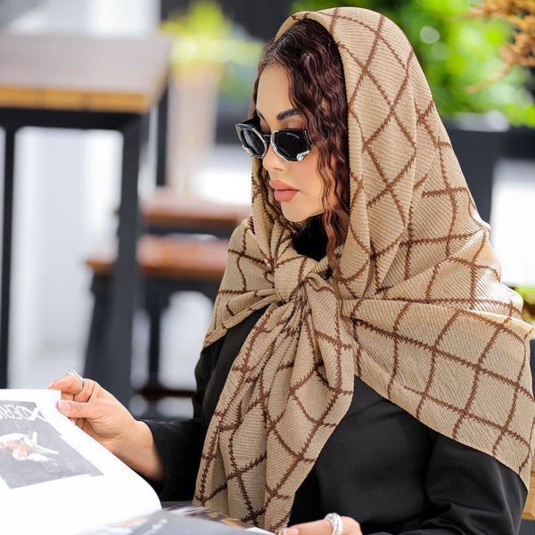 روسری نخی پلیسه برشکا