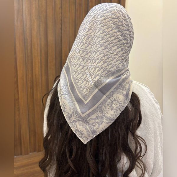 مینی اسکارف نخی در رنگبندی