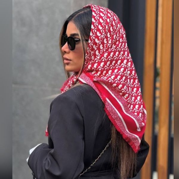 مینی اسکارف نخی در رنگبندی