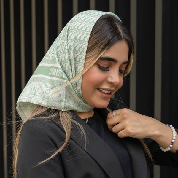 مینی اسکارف نخی در رنگبندی