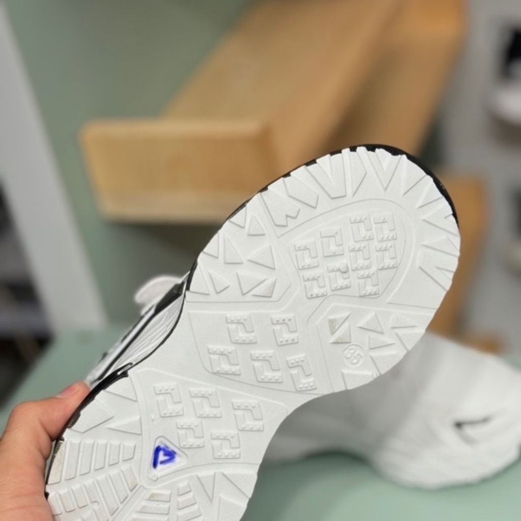 مشخصات کتونی بچگانه طرح لایک برند K-Z کد 4061002