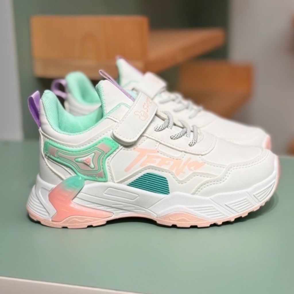 خرید انلاین کتونی بچگانه طرح Teen برند K-Z کد 4061201