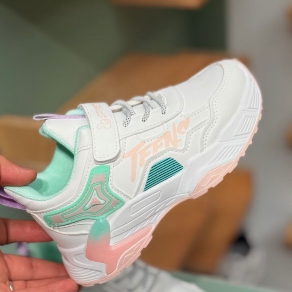 خرید اینترنتی کتونی بچگانه طرح Teen برند K-Z کد 4061201