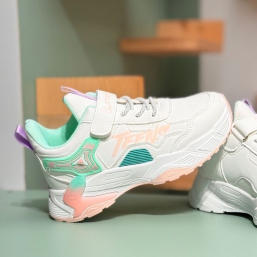 خرید آنلاین کتونی بچگانه طرح Teen برند K-Z کد 4061201