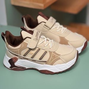 قیمت ارزان کتونی بچگانه طرح سه خط برند K-Z کد 4061203