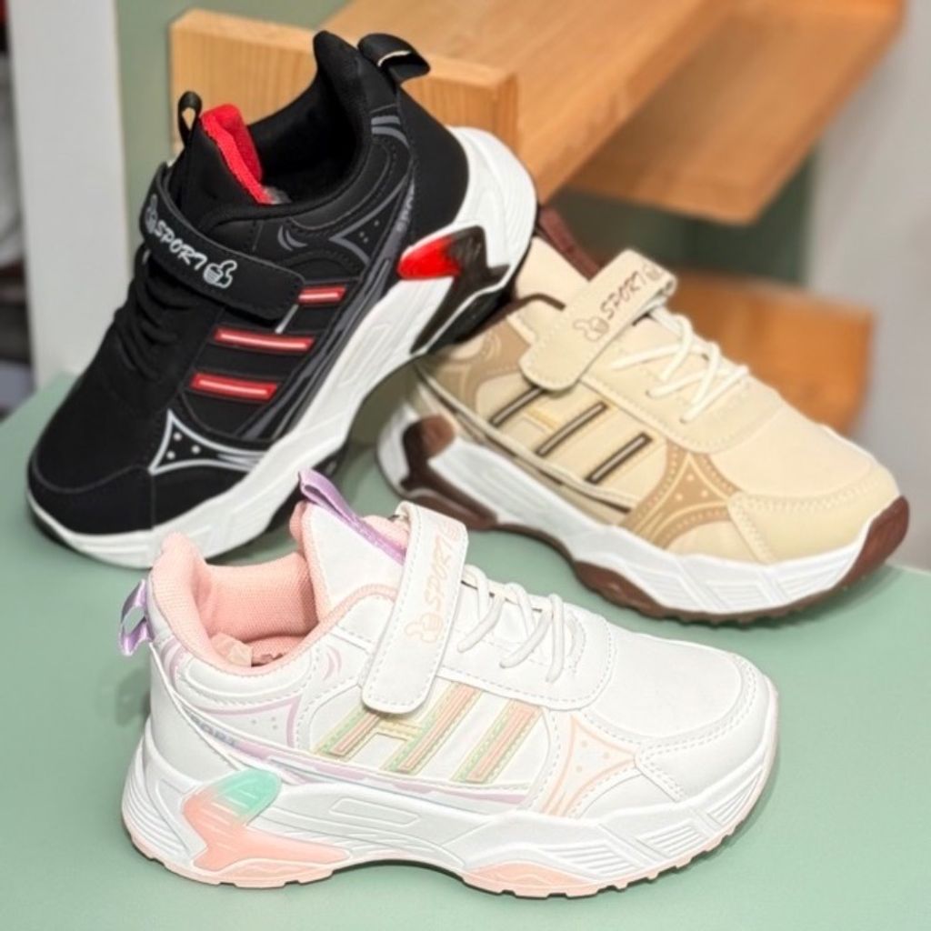 خرید اینترنتی کتونی بچگانه طرح سه خط برند K-Z کد 4061203