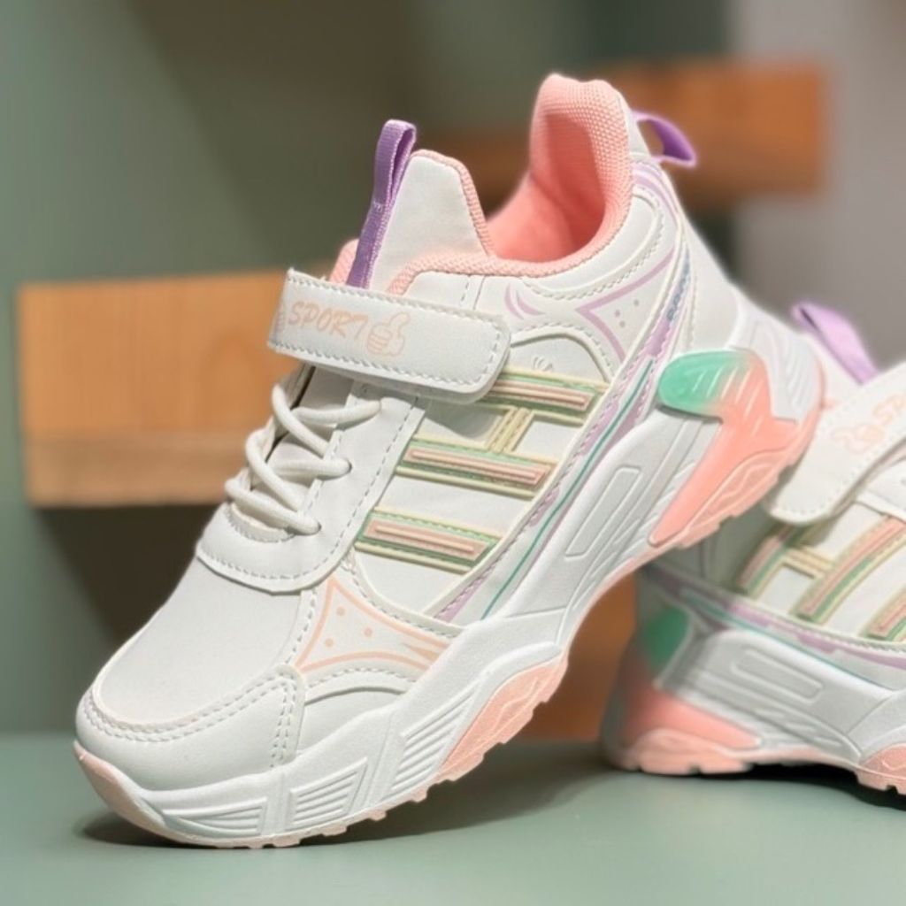 مشخصات کتونی بچگانه طرح سه خط برند K-Z کد 4061203