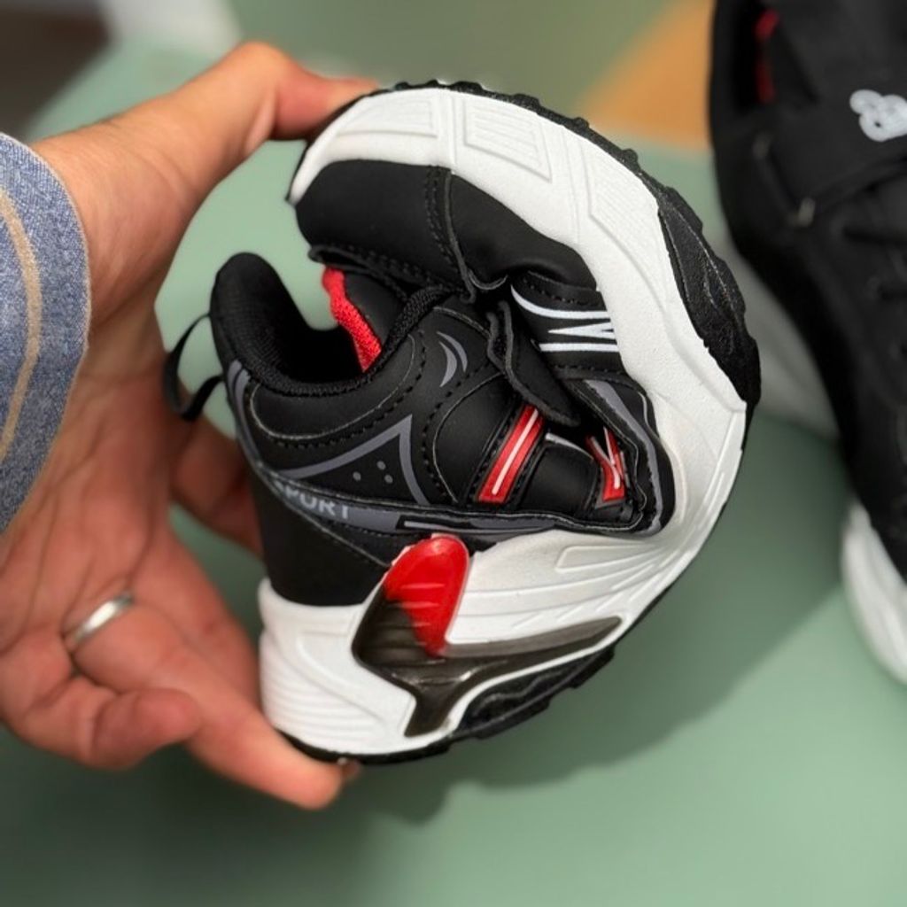 خرید اینترنتی قیمت کتونی بچگانه طرح سه خط برند K-Z کد 4061203