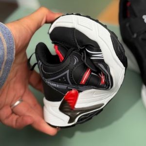 خرید اینترنتی کتونی بچگانه طرح سه خط برند K-Z کد 4061203