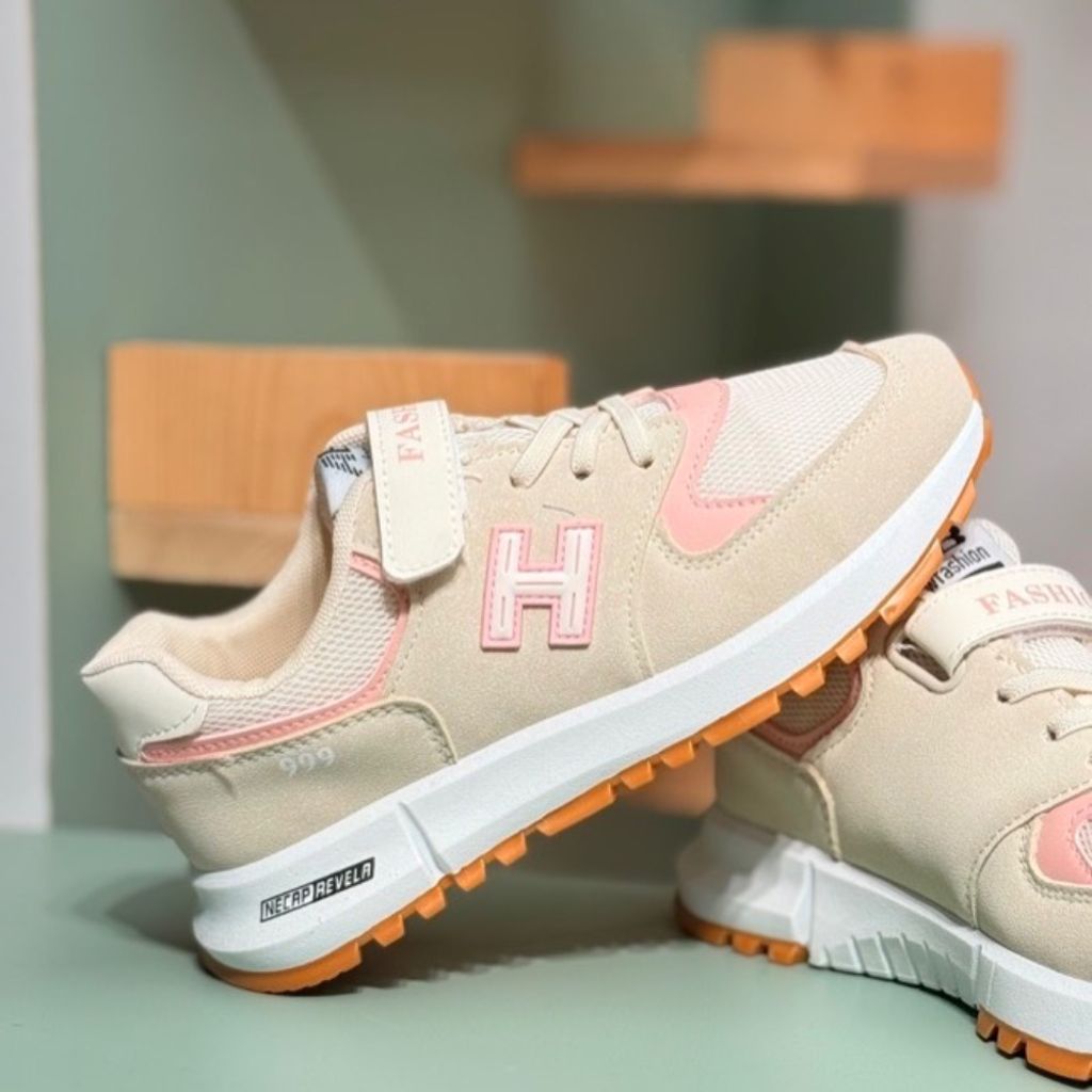 مشخصات کتونی بچگونه طرح H 999 برند Trip کد 4061206