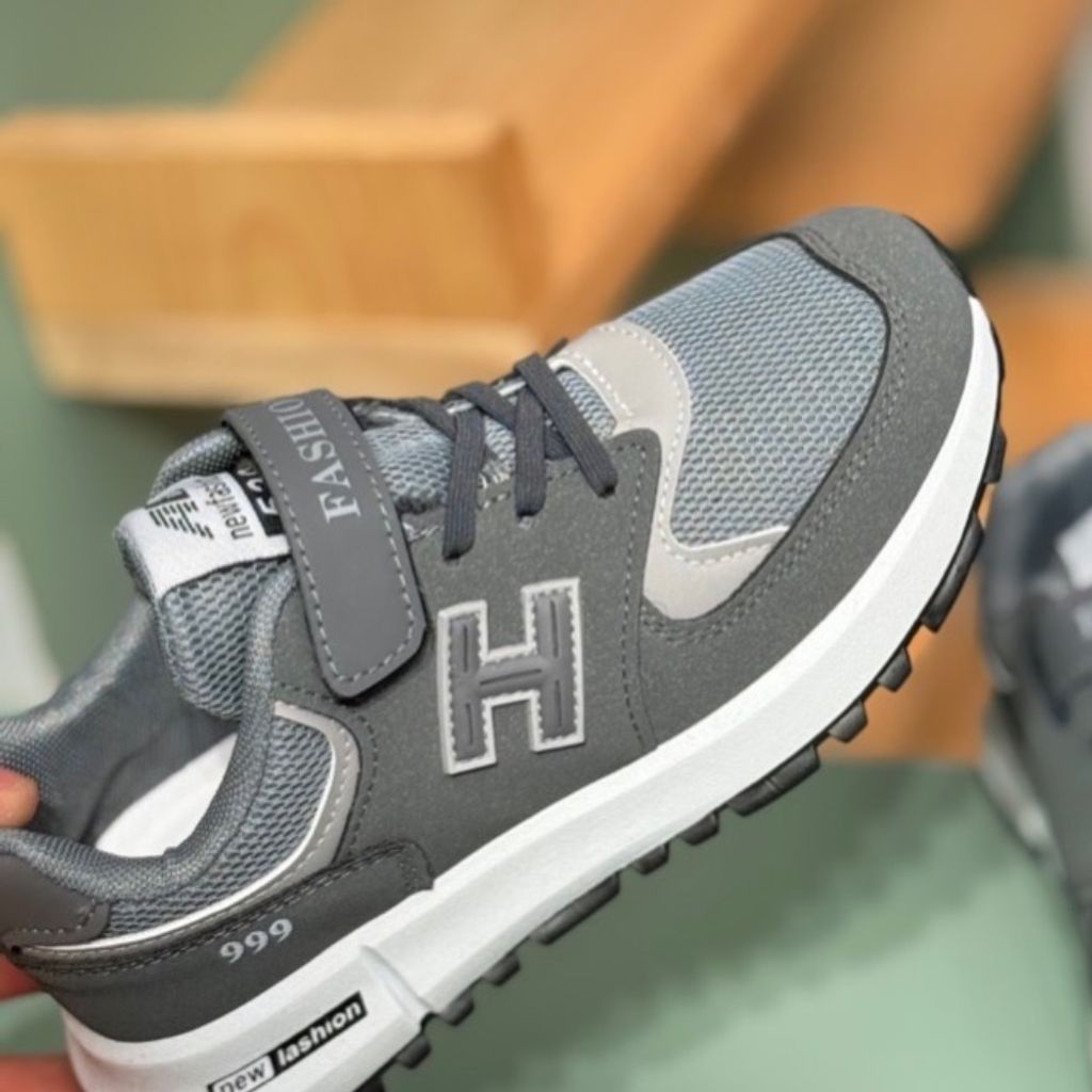 قیمت کتونی بچگونه طرح H 999 برند Trip کد 4061206