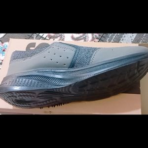 خرید آنلاین کفش راحتی مردانه و زنانه