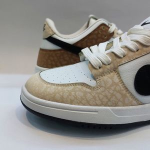 خرید آنلاین کتونی نایک جردن وان قلبی کرم قهوای Nike Jordan 1