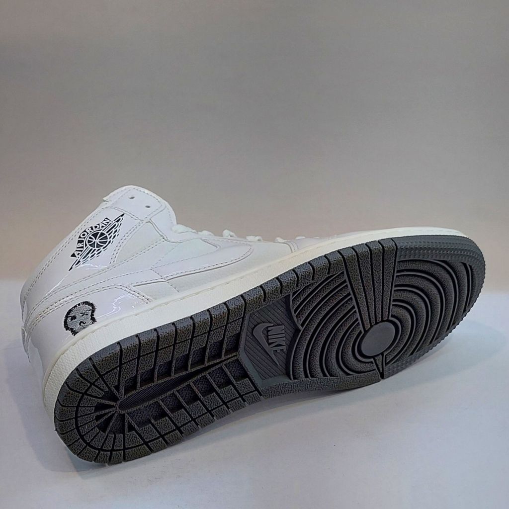 خرید آنلاین کتونی نایک جردن وان ساقدار سفید Nike Jordan 1