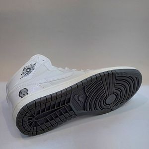 خرید آنلاین کتونی نایک جردن وان ساقدار سفید Nike Jordan 1