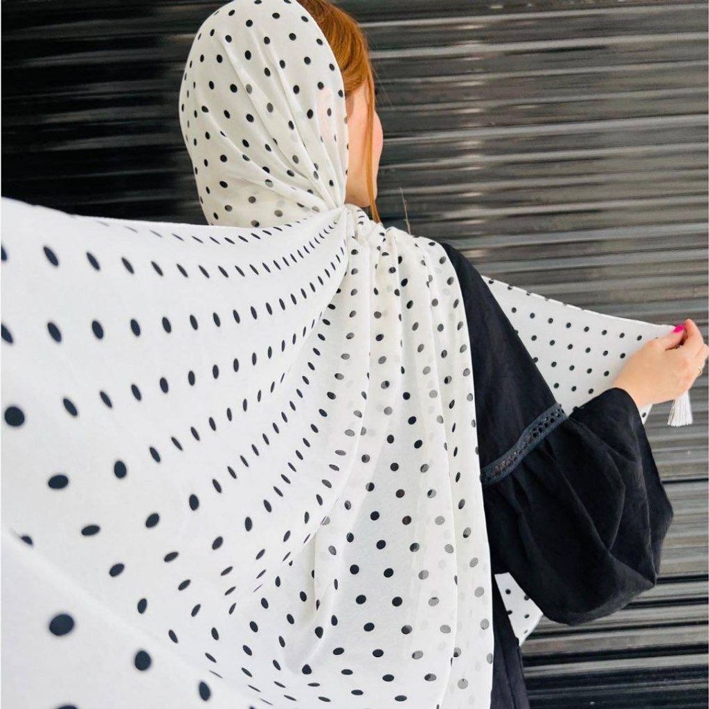 خرید آنلاین شال توپی سفید و مشکی