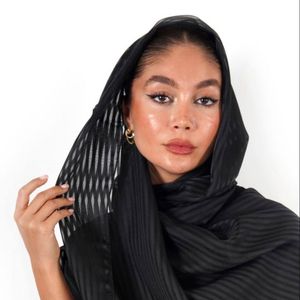 فروش اینترنتی شال مشکی ریون منگوله‌دار