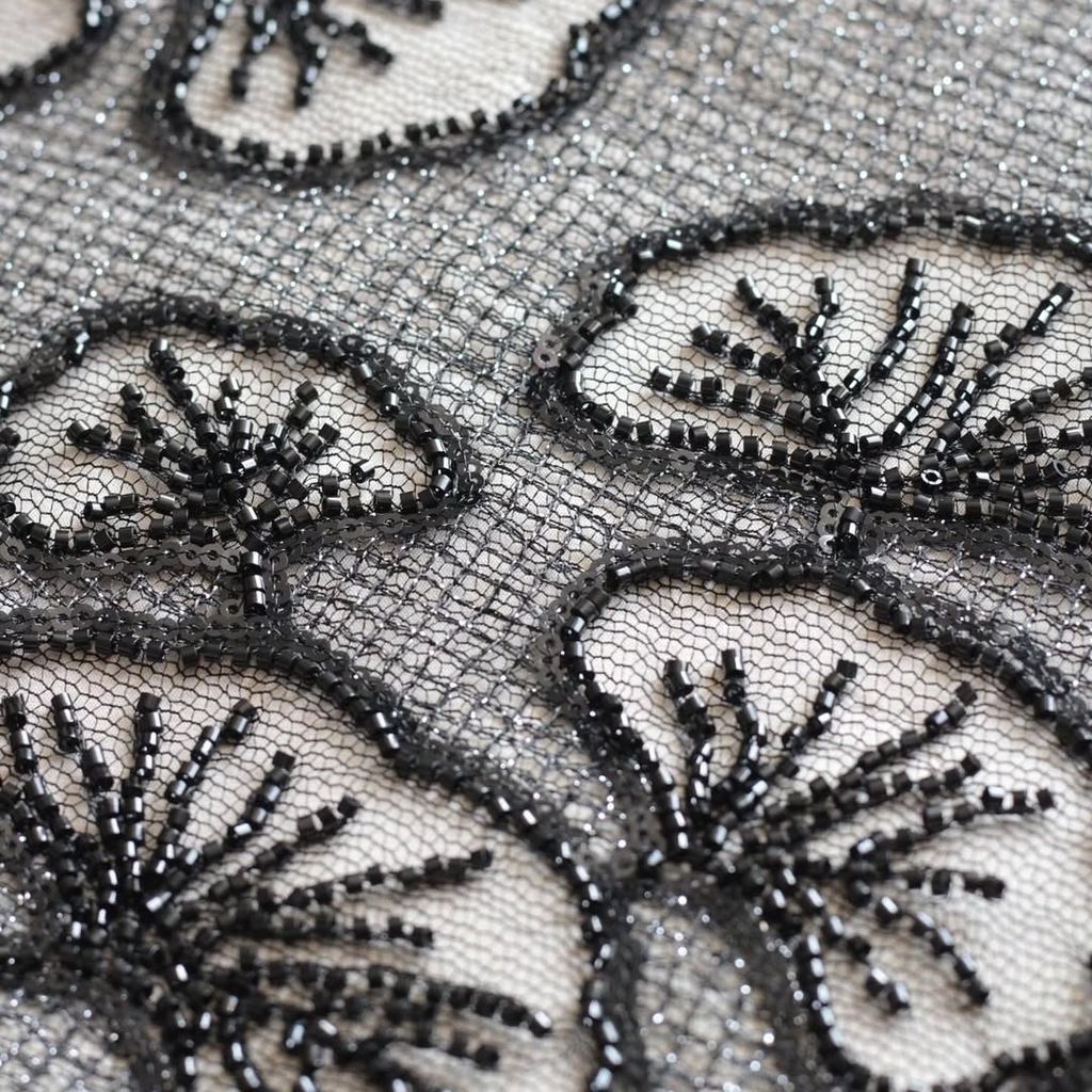 مشخصات پارچه فانتوم جواهر دوزی