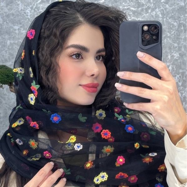 شال تور گل‌ ابریشم ستلند