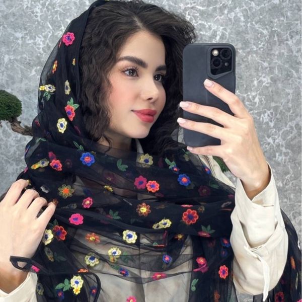 شال تور گل‌ ابریشم ستلند