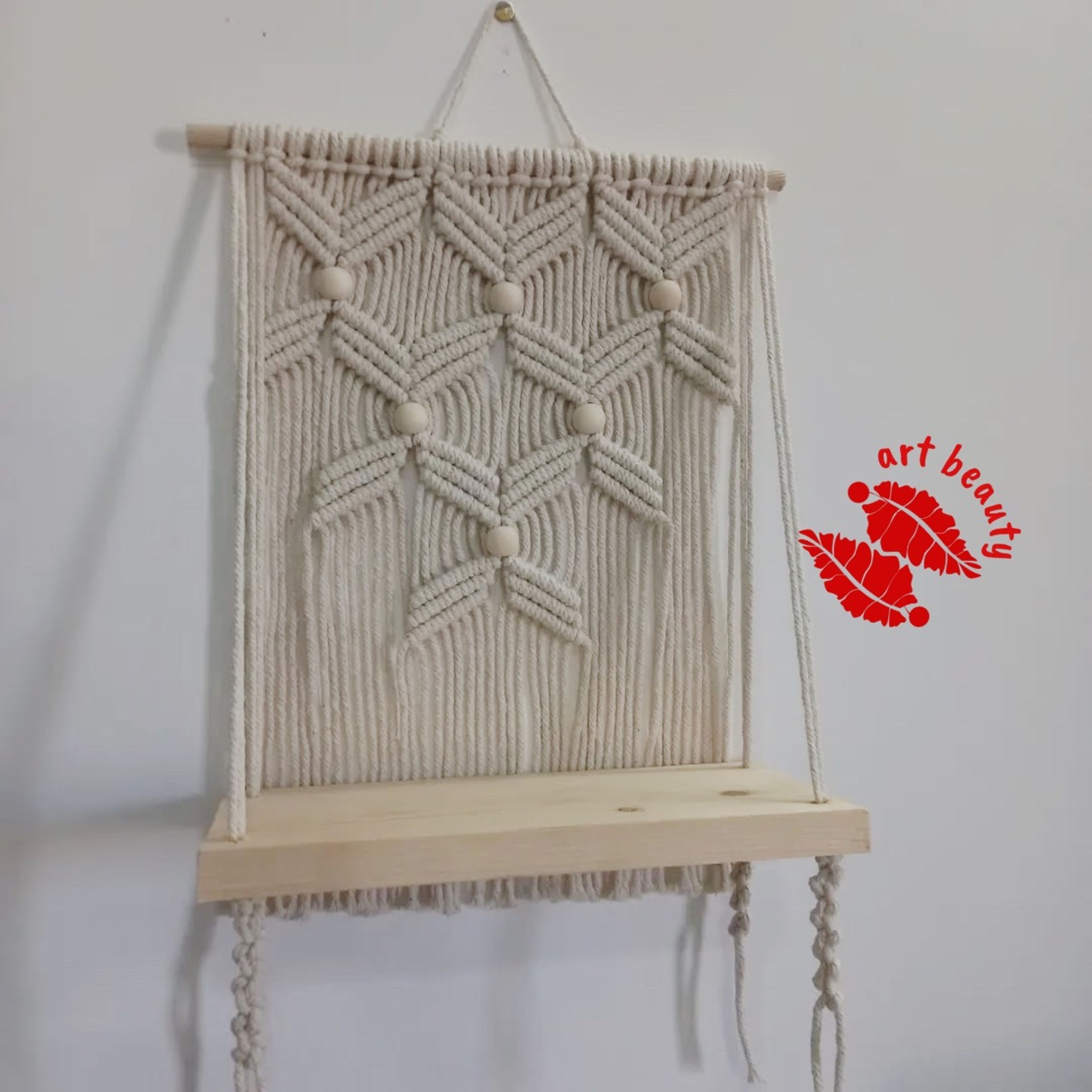 خرید اینترنتی شلف کاربردی چوبی مکرومه بافی طرح صنوبر