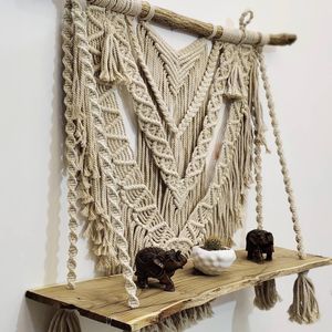 مشخصات شلف لاکچری چوبی مکرومه بافی طرح ارتیست