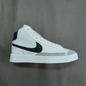 مشخصات کتونی مردانه نایک بلیزر ساق دار کیفیت بالا