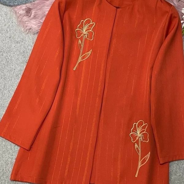 مانتو کتی لاله