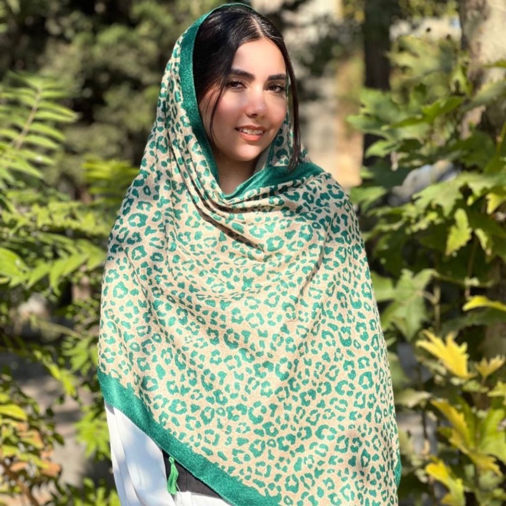 مشخصات شال مخمل منگوله دار کد 1149