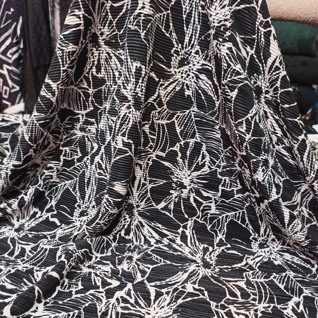 مشخصات پارچه پلیسه ریز