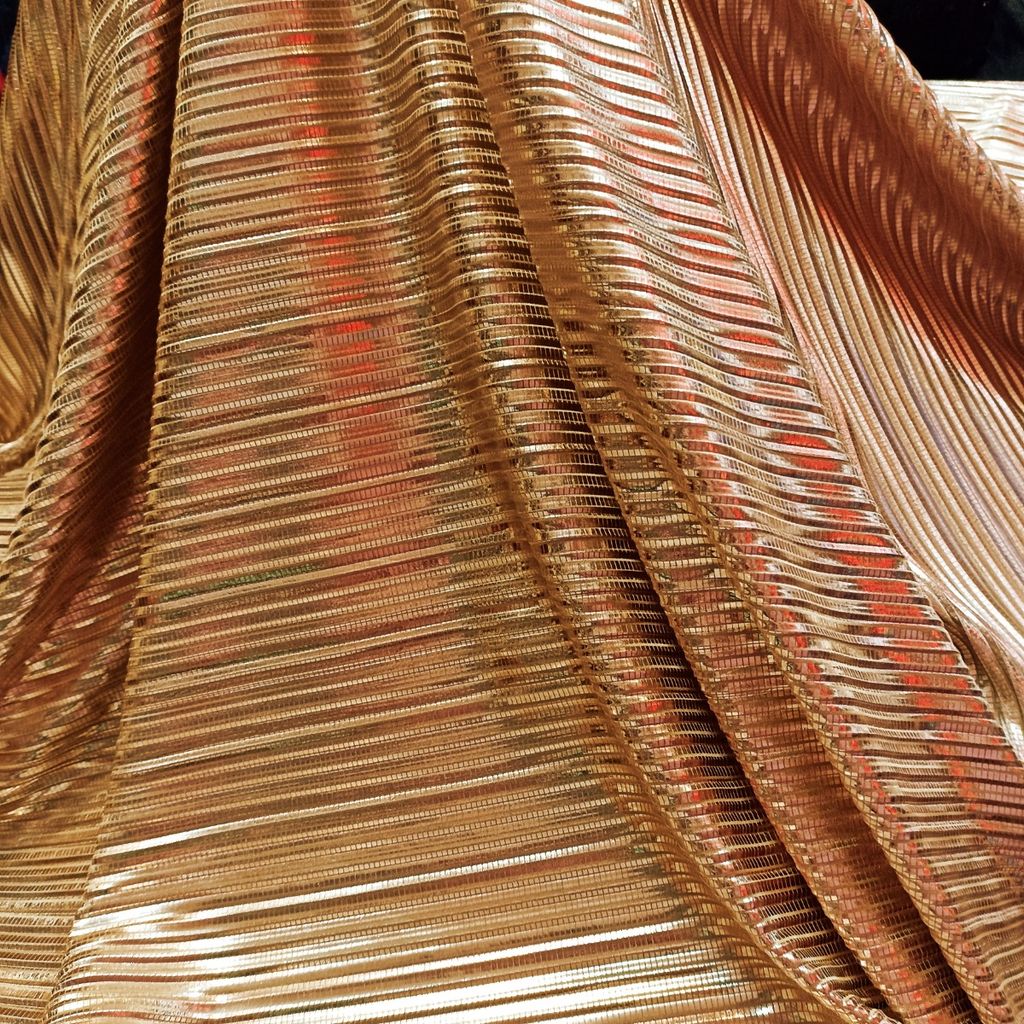 خرید انلاین پارچه پلیسه طلایی