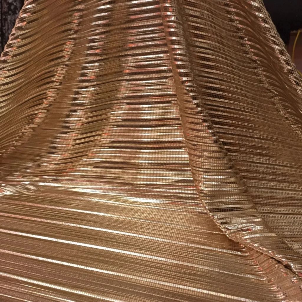 خرید انلاین پارچه پلیسه طلایی