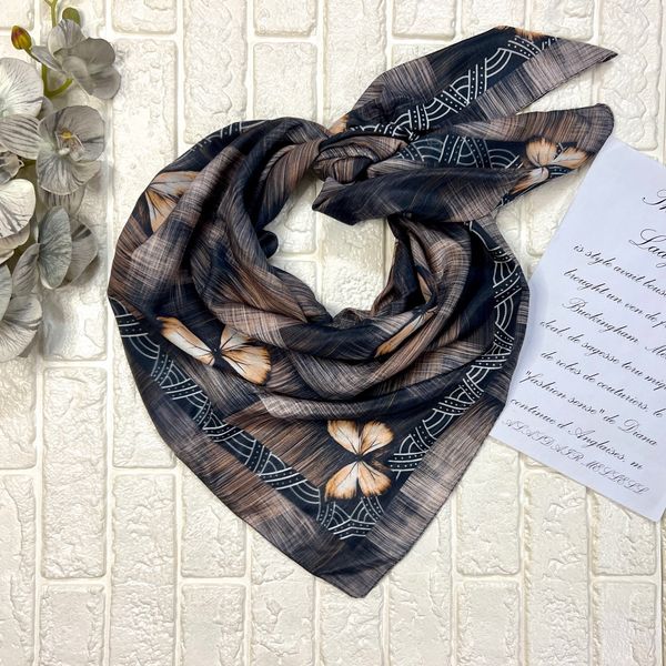 روسری نخی طرح پروانه