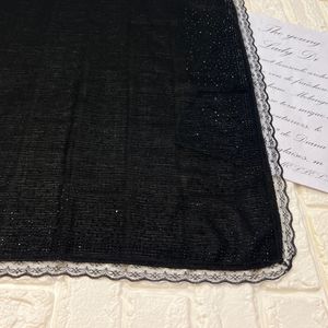 خرید اینترنتی روسری پلیسه مشکی نگینی حاشیه دانتل دار