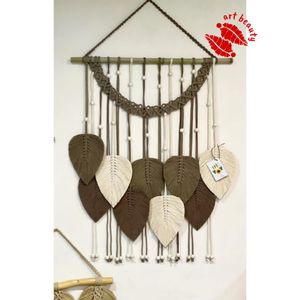 دیزاین برگ مکرومه با مهره طرح ماهشید