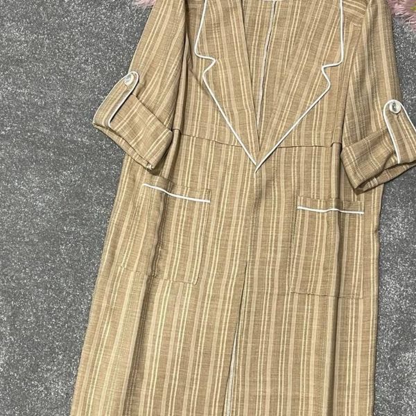 مانتو یقه انگلیسی هستی