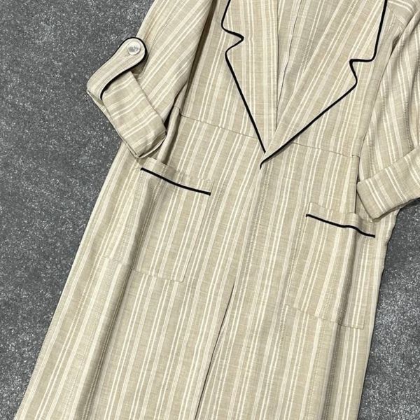 مانتو یقه انگلیسی هستی