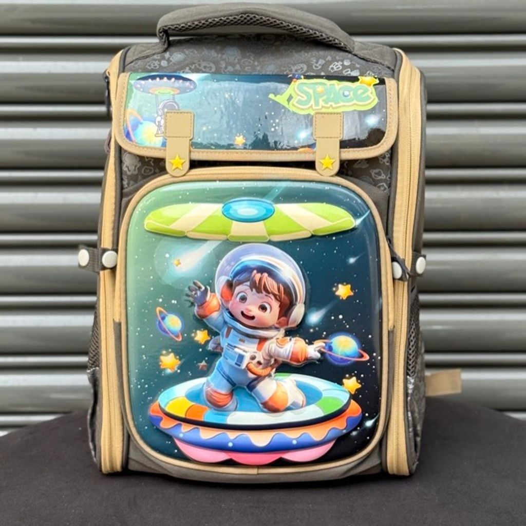 خرید اینترنتی قیمت کوله پشتی بچگانه صندوقی طرح Space برند K-Z کد 4061602