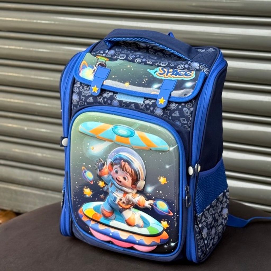 خرید اینترنتی قیمت کوله پشتی بچگانه صندوقی طرح Space برند K-Z کد 4061602