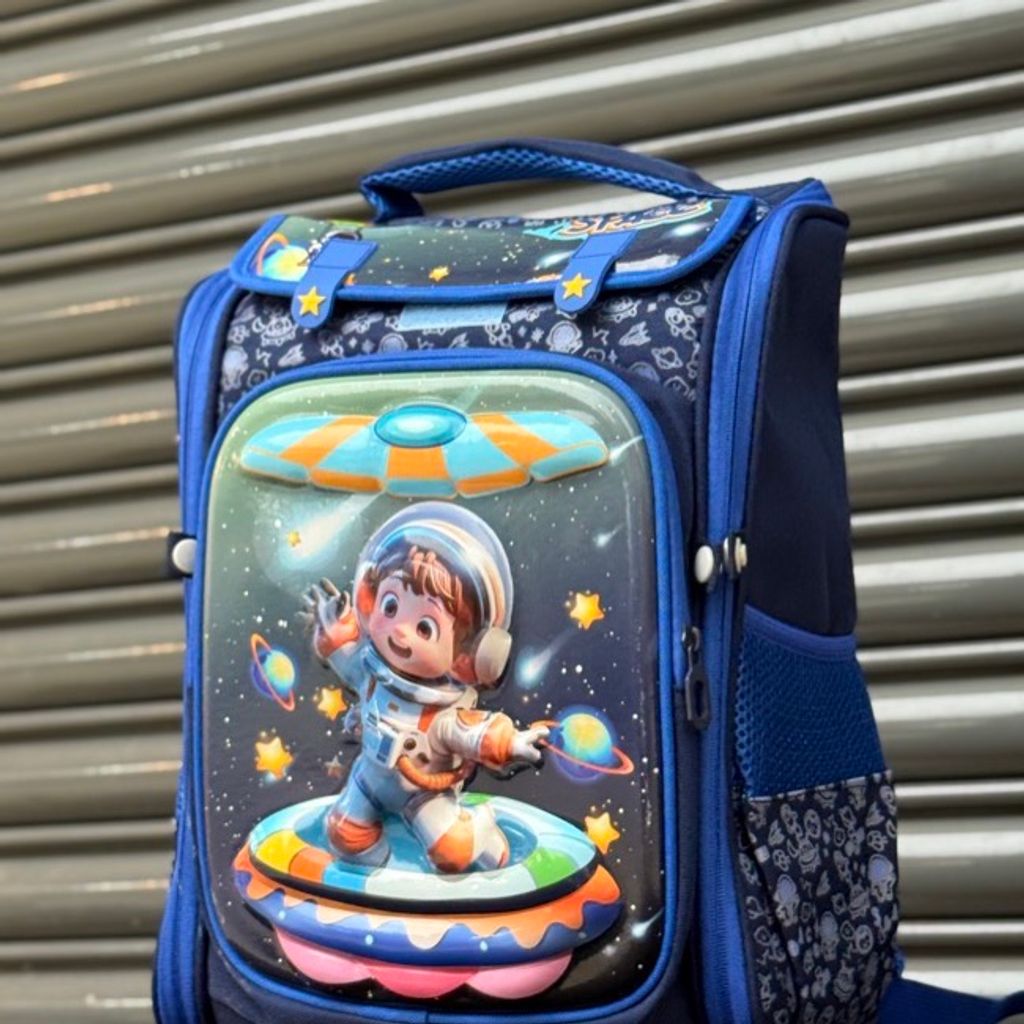 خرید اینترنتی قیمت کوله پشتی بچگانه صندوقی طرح Space برند K-Z کد 4061602