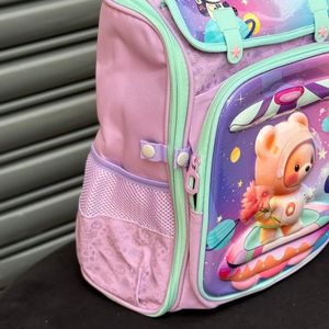 خرید اینترنتی قیمت کوله پشتی بچگانه صندوقی طرح Space برند K-Z کد 4061602