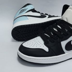 فروش اینترنتی کتونی پرطرفدار نایک جردن وان ساقدار Nike Jordan 1