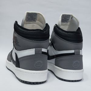 مشخصات کتونی پرطرفدار و ترند نایک ترویس ساقدار Nike Travis