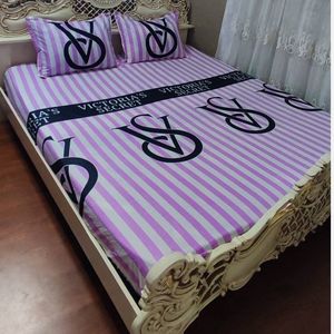 خرید اینترنتی روتختی دونفره طرح ویکتوریا سکرت سفید صورتی روکش دونفره Victorias Secret