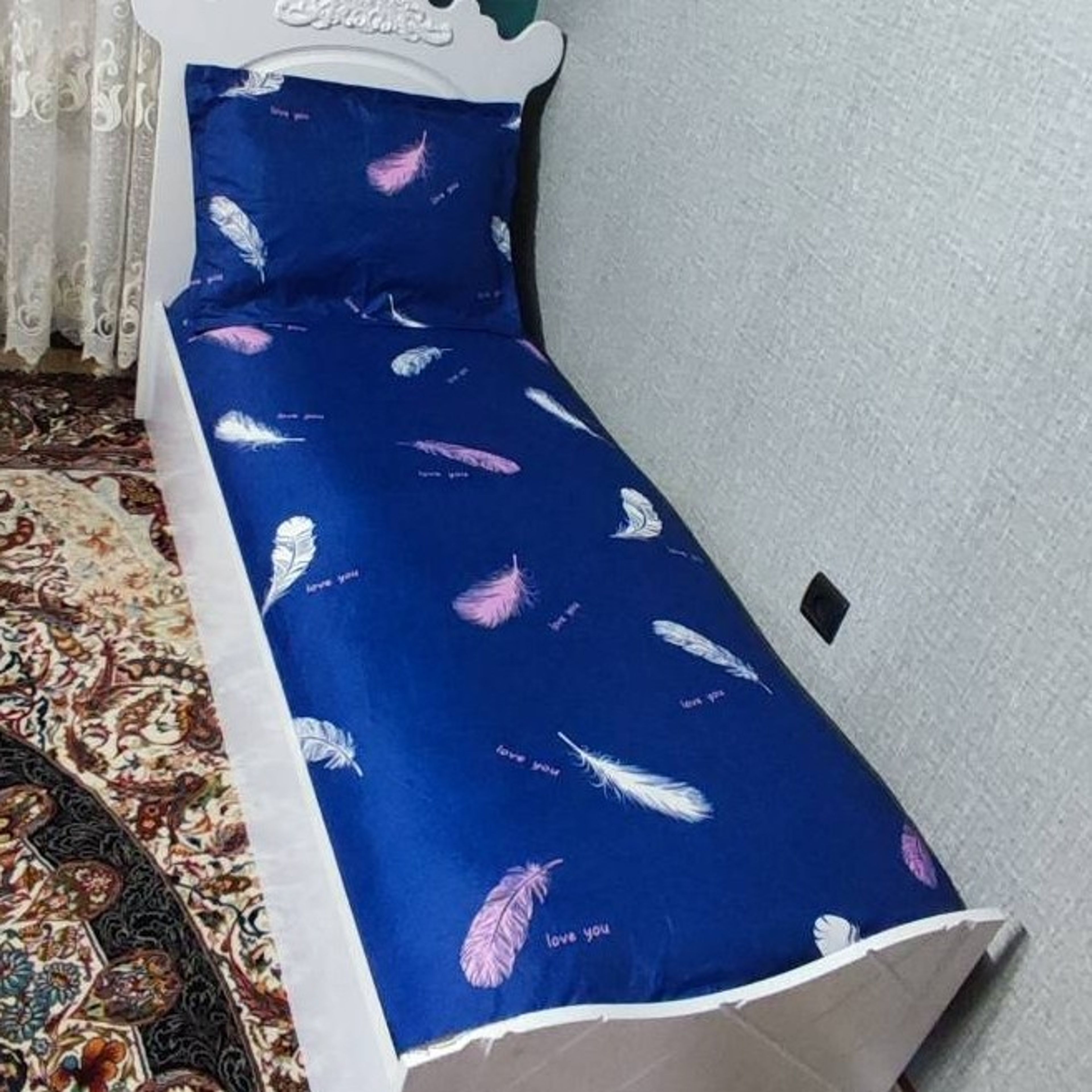 خرید انلاین روتختی یکنفره ابی نفتی روکش تشک یکنفره سورمه ای پر سفید صورتی