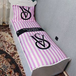خرید آنلاین روتختی یک نفره ویکتوریا سکرت روکش تشک راه راه  صورتی